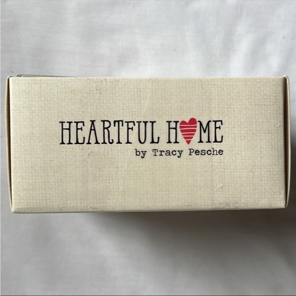 Heartful Home by Tracy Pesche 2.5 x 2 Ceramic Bell Faith - Picture 4 of 4